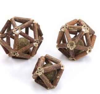 Sustainable Natural Silvervine Sticks Interactive Cat Chew Toy for Fun and Teeth Cleaning
