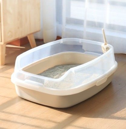 Spacious Self-Cleaning Litter Box for Multiple Cats Non-Stick Feces Scooper Included